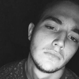 Meet your Posher, Brady